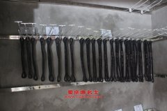 解放CA5163TPBP7K2L2E平板運輸車用的一汽CA6DE3-18E3發動機的配件及大修