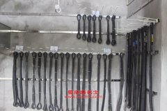 歐曼BJ5247VLCJJ-S廂式運輸汽車用的上柴SC8DK240Q3發(fā)動機(jī)的配件及修理