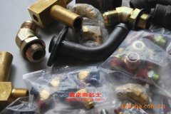 安源PK6129AP大型臥鋪客車用的康明斯C300 20發動機的配件及修理