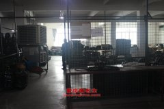 楚飛CLQ5160ZLJ4自卸式垃圾車用的康明斯ISDe180 40發(fā)動機的配件及保養(yǎng)